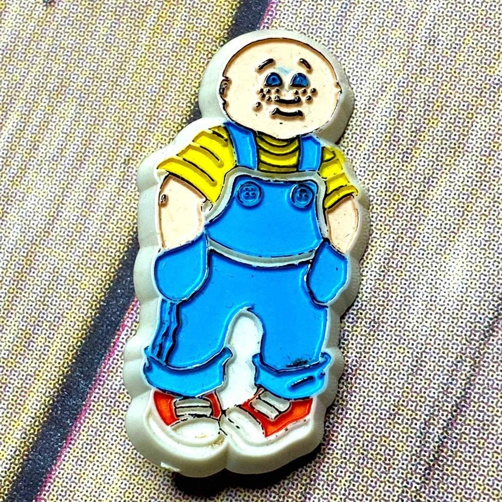 Vintage Cabbage Patch Collector's Pin Brooch Plastic 1983 Kids Jewelry 80s Boy